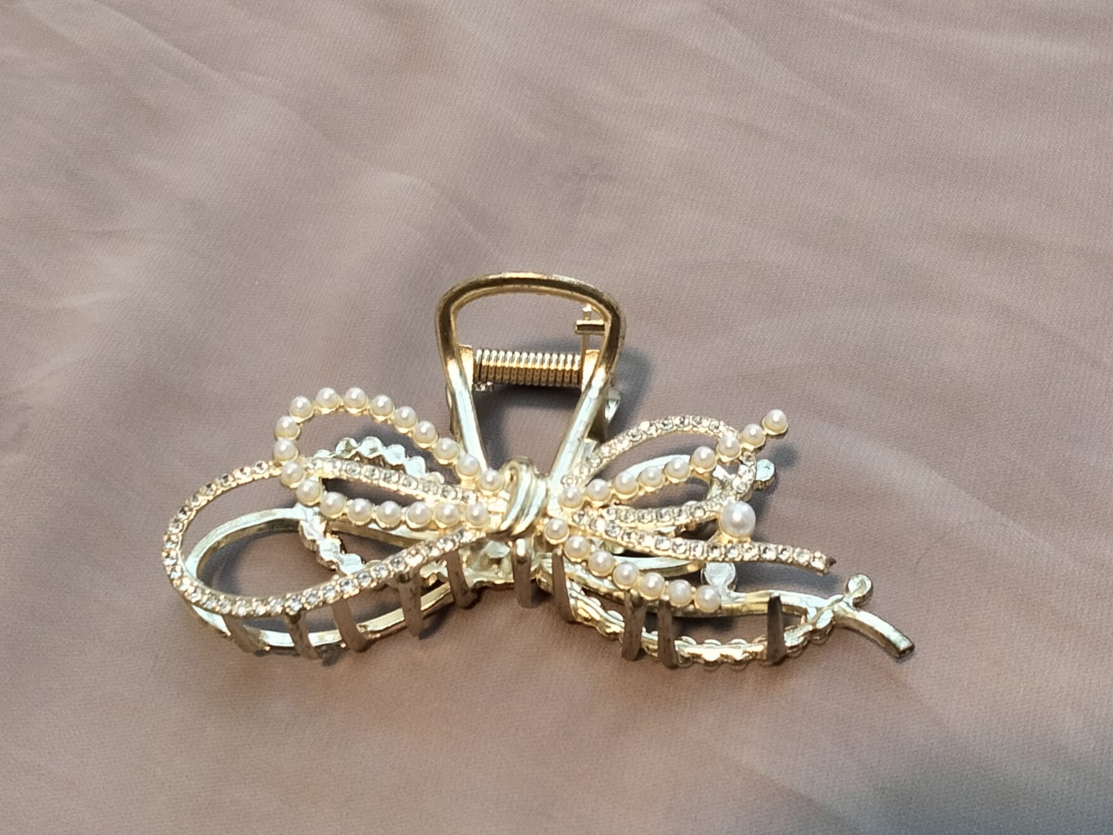 "Elegant Crystal Loop Hair Clutch"