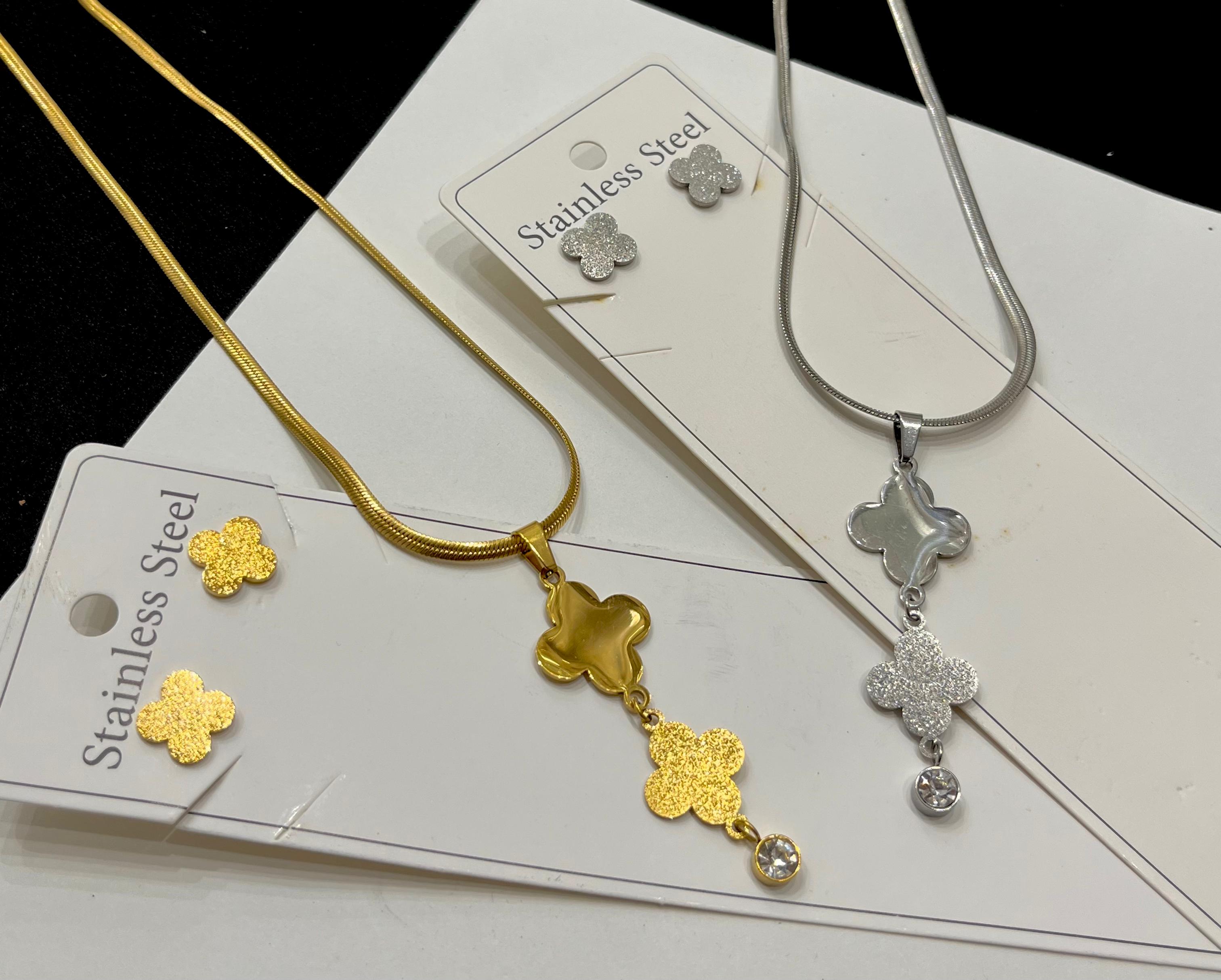 Spark pendant & Studs