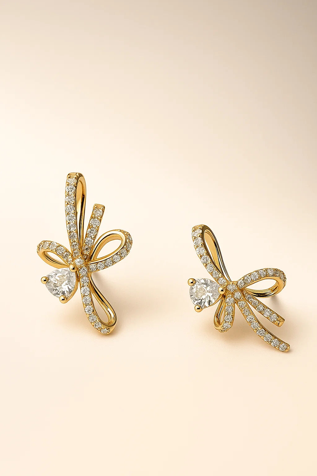 Pear-cut drop ribbon studs
